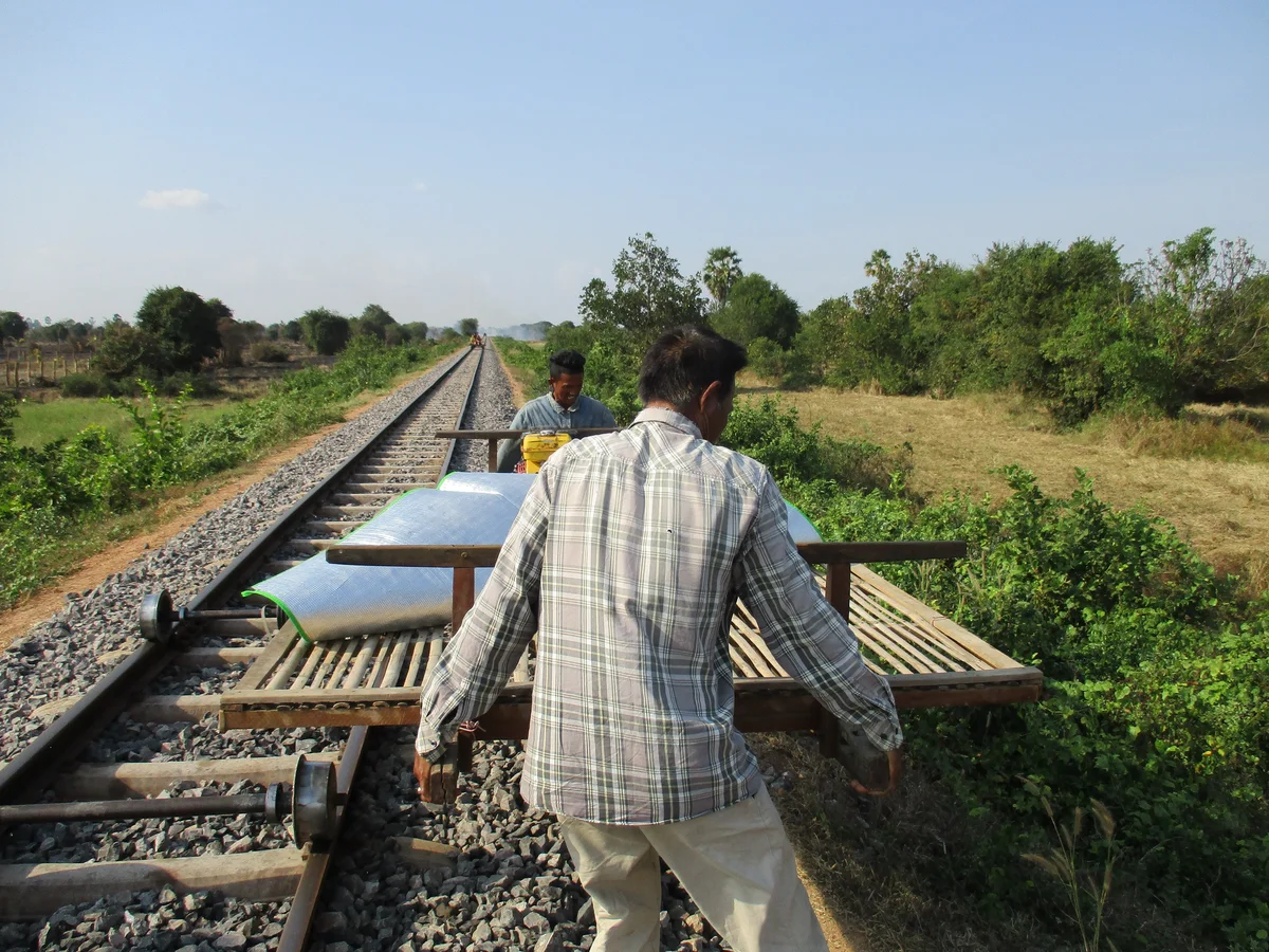 cambodge battambang bambou train