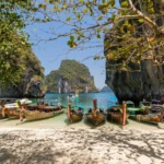 thailande phuket plage bateaux