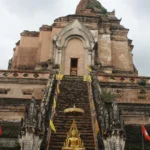 thailande temple chedi luang chang mai